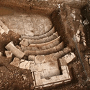 Photo: Greek archaeologists unearth rich tomb